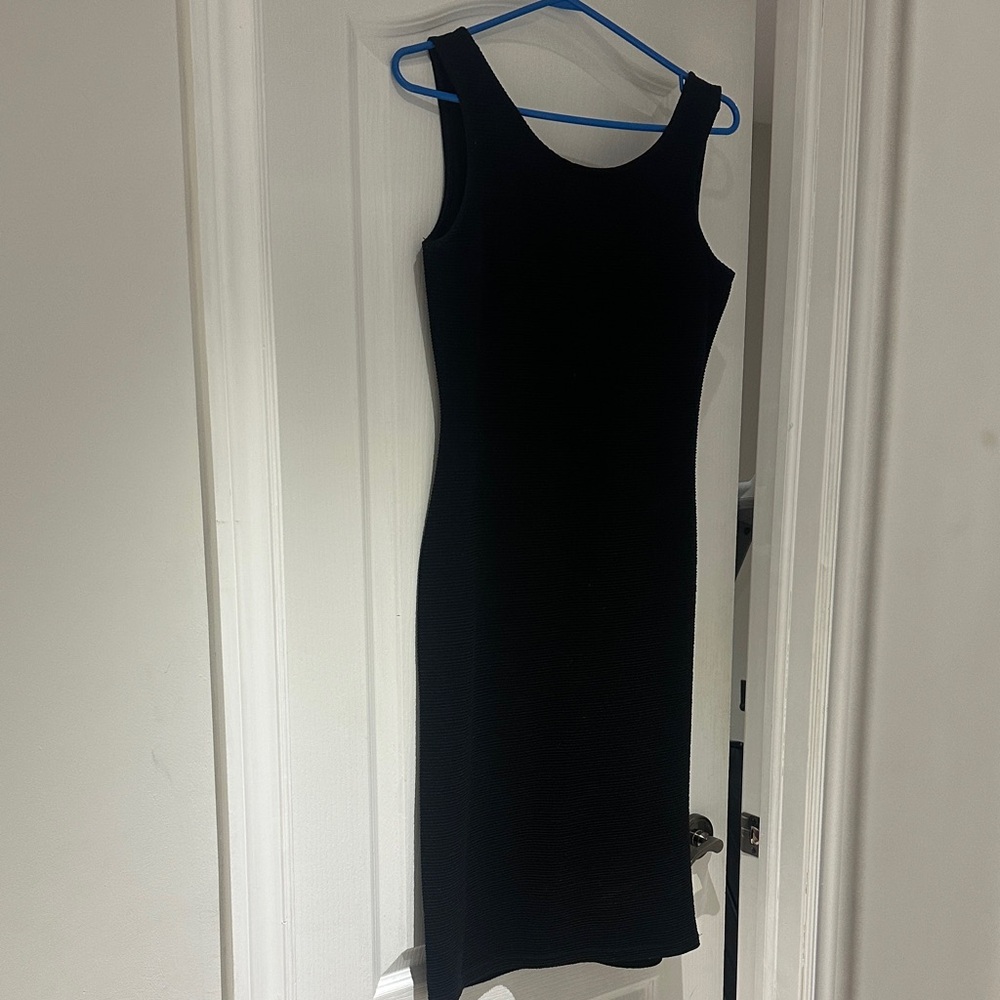 Chic Black Sleeveless Midi Dress